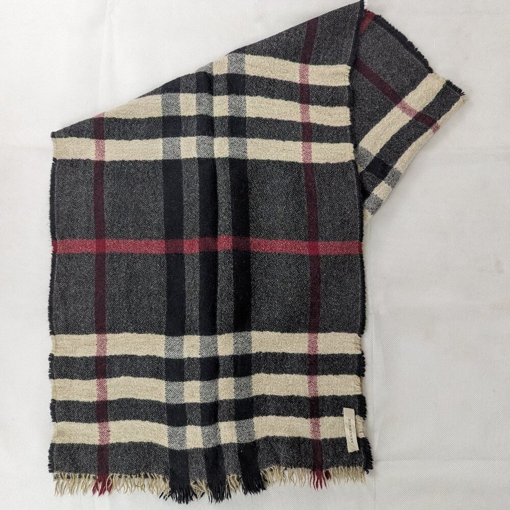 Burberry Classic Nova Check 100% Wool Gray Scarf Made In United Kingdom